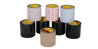 多種泡棉膠帶，如3M&trade; VHB&trade; 膠帶，適用于增強設備的結構組裝站街的強度和耐久性。
