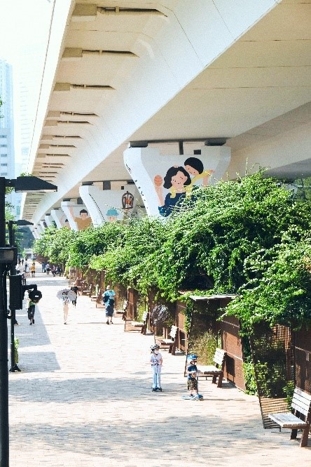 「Lift Up九龍東」觀塘海濱三十組橋墩巨型壁畫