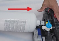 Installing new cartridges into the 3M™ High Flow Series Multi-Equipment Filtration System Model DP290.

