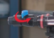 Closing the inlet valve of a 3M™ High Flow Series Multi-Equipment Filtration System Model DP290.
