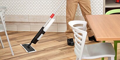 3M mop in use
